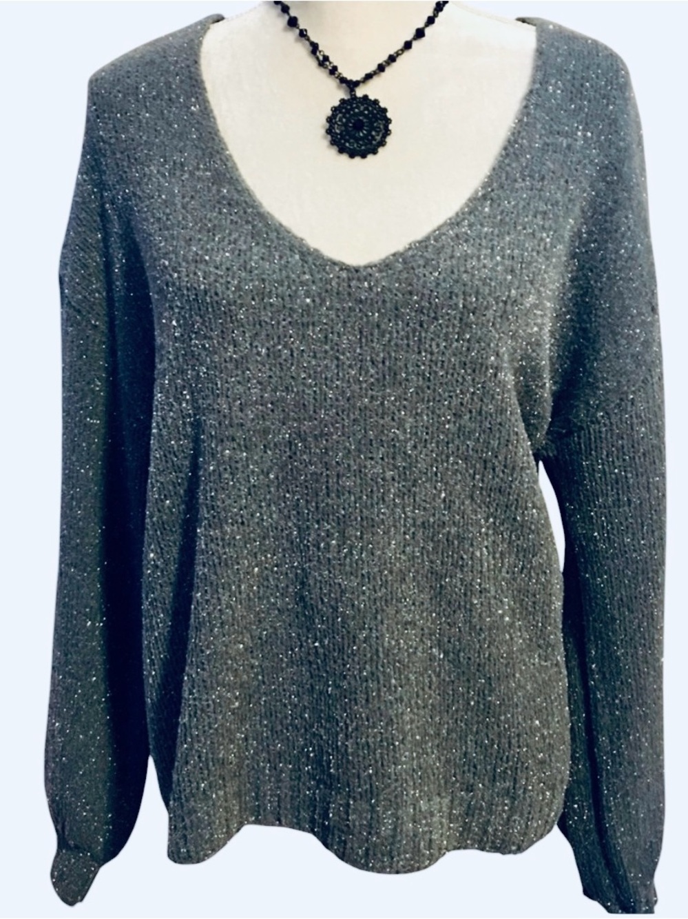 OC Gray Silver Metallic Shimmer V-Neck Sweater Women’s Size L